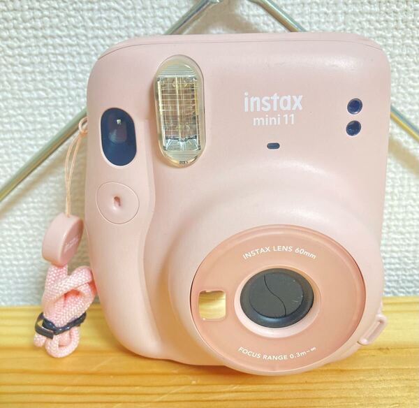 超激レア!! チェキ インスタックスミニ11 instaxmini11 FUJIFILUM インスタントカメラ 富士フィルム ピンク