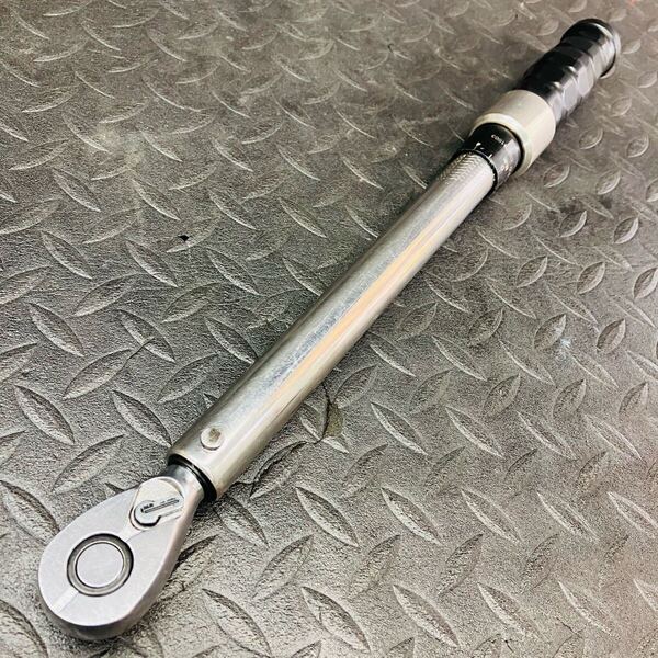 KTC 9.5sq.プレセット型トルクレンチ トルク20~100N・mCMPB1003 中古即決送料無料!
