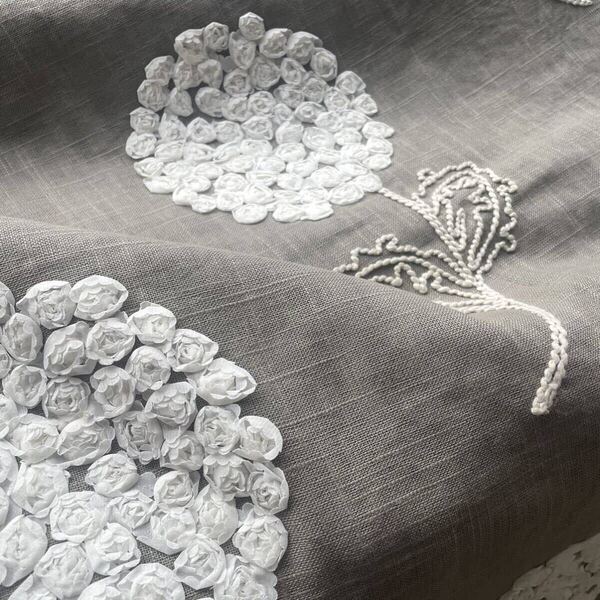 グレー麻地立体花刺繍生地ハギレ布