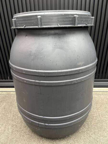 タンク グレー 約160L サイズ1 雨水 樹脂製 メダカ 貯水 貯蔵 肥料 園芸 菜園 ごみ入れ リユース品