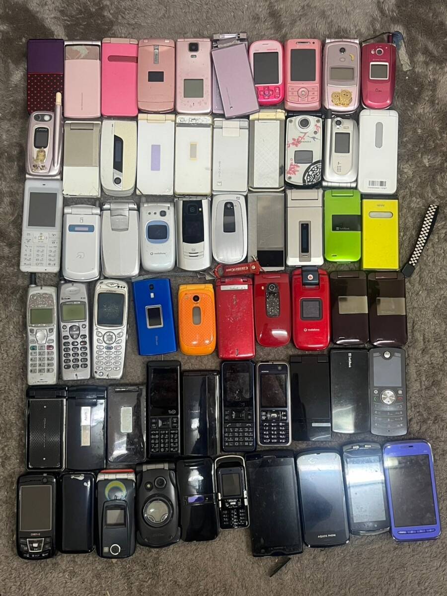 携帯電話 ジャンク まとめて 100台以上 携帯 ガラケー 部品取り大量 ④ Yahoo!オークション -「携帯電話 ジャンク まとめて」の落札相場