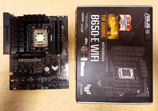 【送料込・現行モデル・中古動作品・WIN10認証】ASUSのATXマザーボード「TUF GAMING B650-E WIFI」(AM5)【外箱入り・付属品】