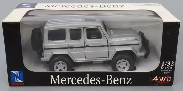 【ミニカー】 1/32 1981 Mercedes-Benz 300GD シルバー 新品未開封品