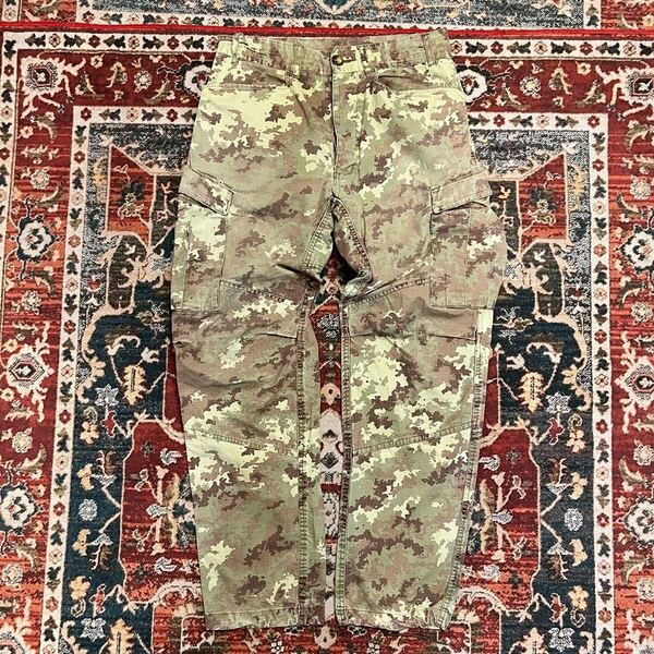 Italian Army イタリア軍 カーゴパンツ ベジタトカモ デジタルカモ ミリタリー 実物 迷彩 現行品 ボタンフライ サイドポケット W76cm S/M