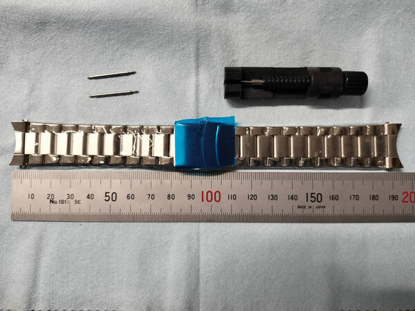 ☆腕時計交換ベルト ステンレススチール 取り付け幅22mm ベルト調整工具付☆
