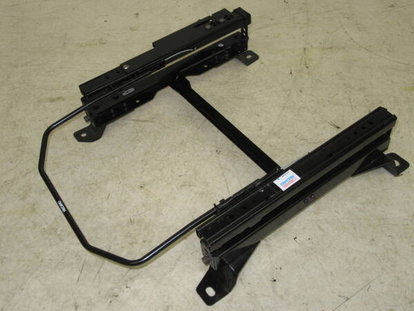 全国送料無料!CX-5(KF#,#AW,#FW),CX-8(KG2)用RECARO シート ベースフレー左側(助手席側)のみ中古品 2082.006.1 レカロ SR-6、SR-11他