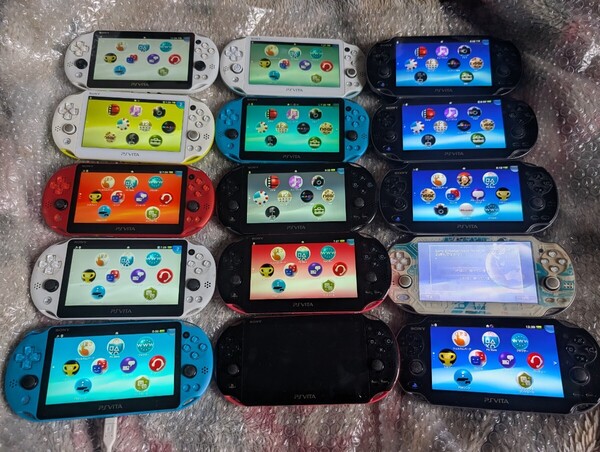 SONY ソニー PS Vita PCH-2000 14台 PCH-1000 5台 本体 ゲーム機 15台 初音ミク まとめて