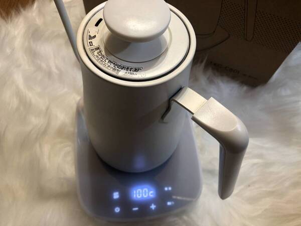 【難あり 動作OK ケトル下部 プラスチック割れ有 お湯漏れ無し】山善 電気ケトル 電気ポット 0.8L ホワイト EKG-C801ドリップケトル