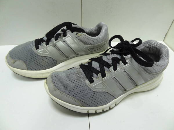 全国送料無料 アディダス adidas キッズ&レディース グレー色 黒ゴム紐に変更済み ランニングスニーカーシューズ 23cm