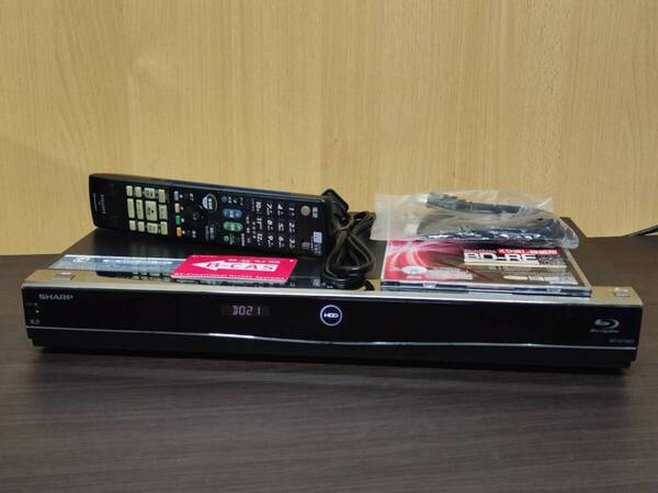 シャープ/SHARP/AQUOS BD-W1600 ★ HDD/BDレコーダー★ HDD 1TB ★リモコン付★2番組同時録画、3D対応機 ★ 動作保証 2014年製 7731