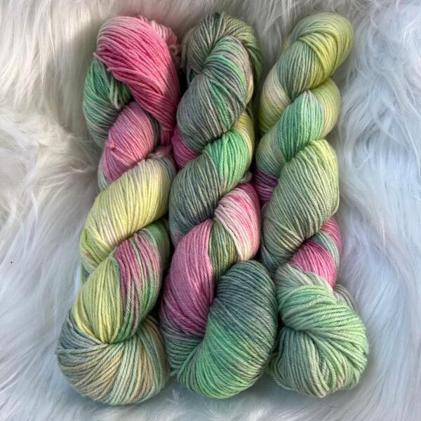 ソックヤーン 毛糸 3カセ 約300g 手染め 糸 ピンク 手芸材料 編み物