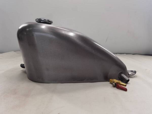 T-116 9L ハーレー用 汎用品 スポーツスター ガスタンク チョッパー カスタム タンク製作工房