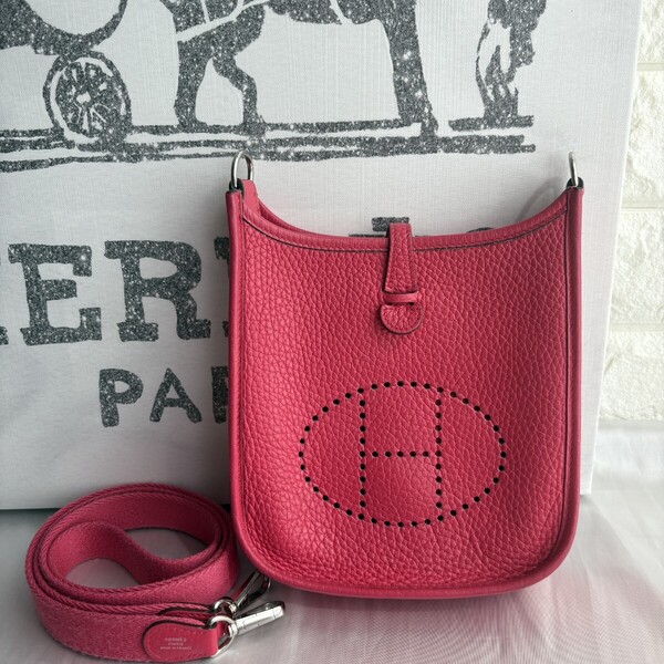 近年モデル HERMES エルメス エブリンTPM ピンク Y刻印 SV金具