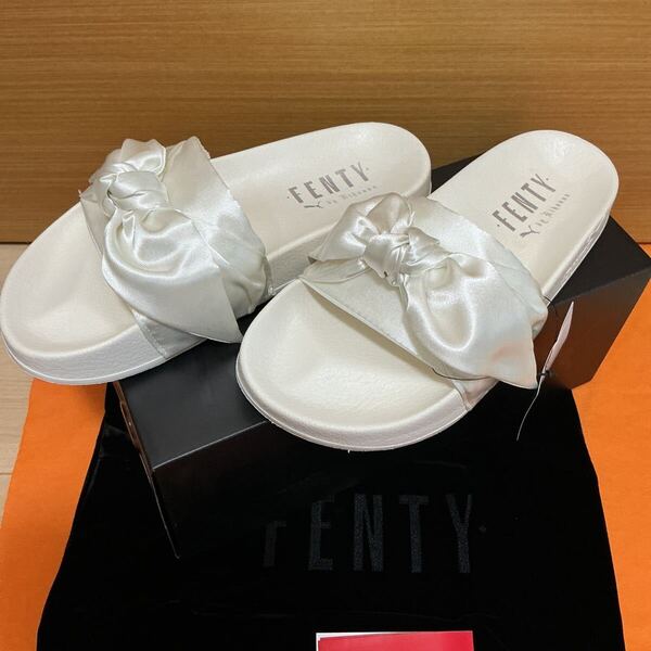 定員以下セール価格 新品未着用 プーマ PUMA Bow Slide Wns FENTY by Rihanna リアーナコラボ サンダル 23cm 36577402 国内正規品
