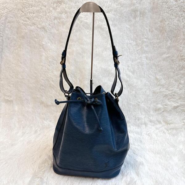 【美品】ルイヴィトン LOUIS VUITTON ショルダーバッグ エピ ノエ 巾着 LVロゴ 大容量 トレドブルー ハンドバッグ バック