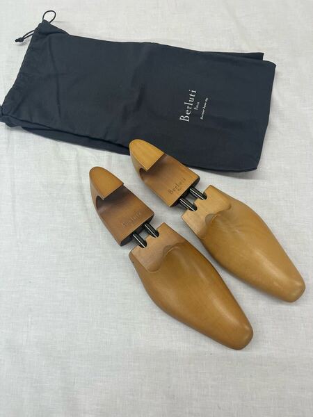 【美品】ベルルッティ シューツリー サイズ 8 木製 布袋付 Berluti