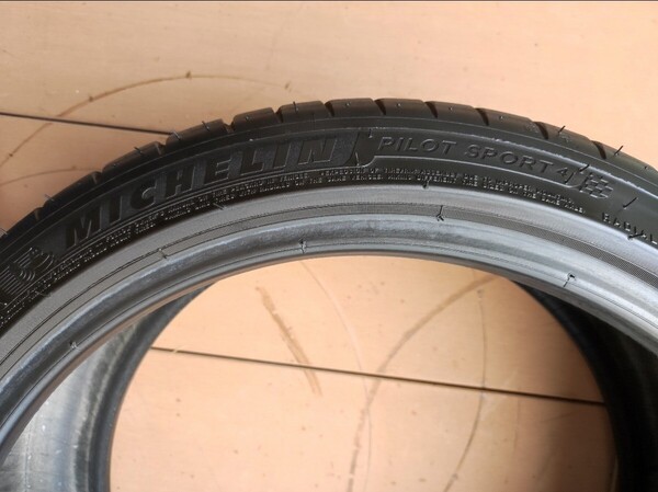 送料無料 MICHELIN パイロットスポーツ4 GR86純正 215/40/18 4分山 2本セット ドイツ製