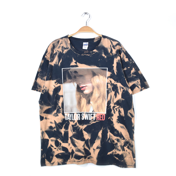 【送料無料】テイラースウィフト レッド ツアーTシャツ ブラックベース タイダイ TAYLOR SWIFT RED TOUR 2013 サイズXL ギルダン @BE9007