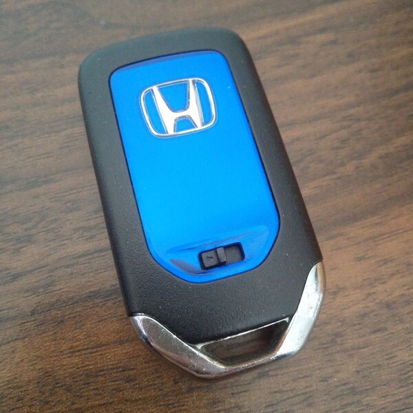 ☆送料無料☆ ホンダ純正 スマートキー フィット・ヴェゼル・シャトル ハイブリッド車用 2ボタン キーレス 72147-T5C-J01