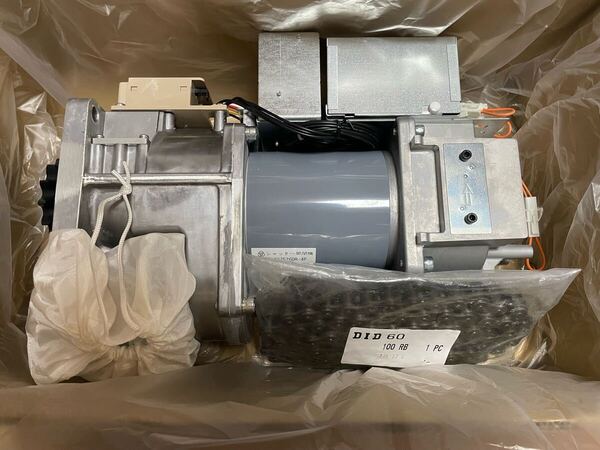 三和シャッター 開閉機 SG7526DR 右型 重量電動シャッター 200V モーター 制御盤一体型 取付ボルト ローラーチェーン