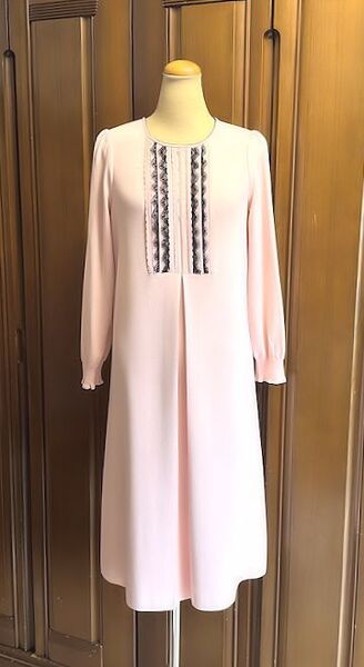 値下★TO BE CHIC トゥービーシック・三陽商会★フラワーレース・ラインストーン・ワンピース・ライトピンク・40/M¥60,500★未使用