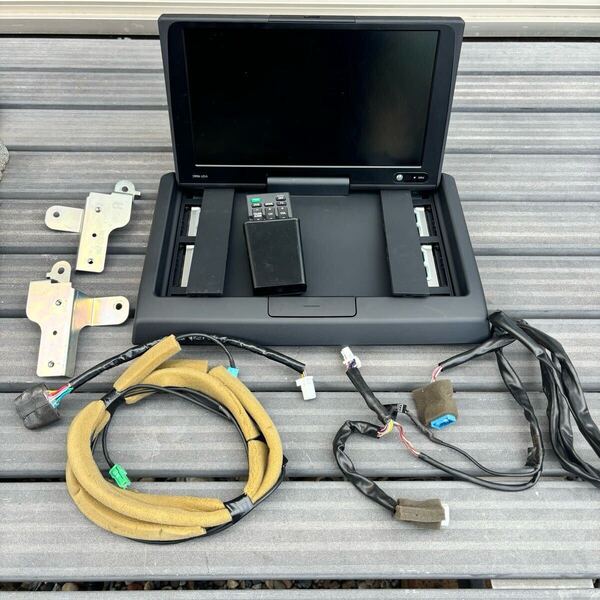 送込 80ヴォクシー外し トヨタ純正 12.1インチ フリップダウンモニター 08631-00010-C0 V12T-R66C 配線ステー アルファード ヴェルファイア