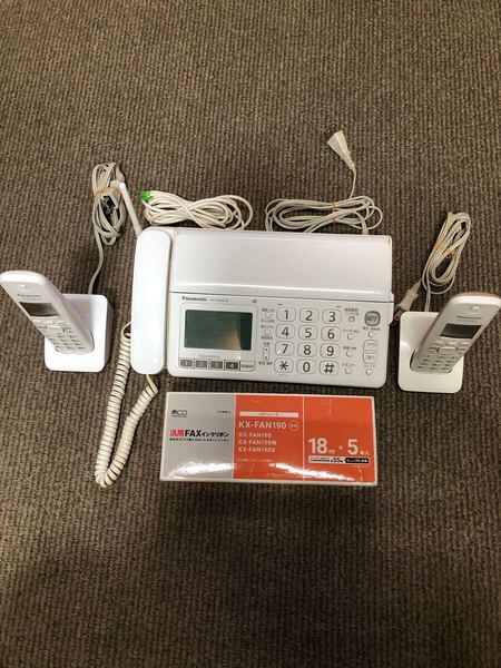 Panasonic KX-PD303DL-W FAX電話機FAX機能搭載、子機2台付きの電話機。FAXインクリボン5本(新品4本、取付済1本)