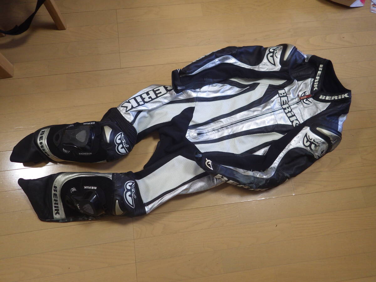 安*)様 【難あり】ベリック レーシングスーツ XLW Yahoo!オークション -「xlwサイズ」(革ツナギ) (バイクウエア