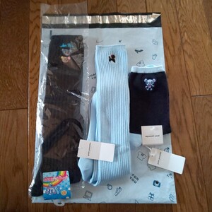 Неиспользованные носки ANGEL BLUE с помпончиками, комплект из трех пар 23-25 см