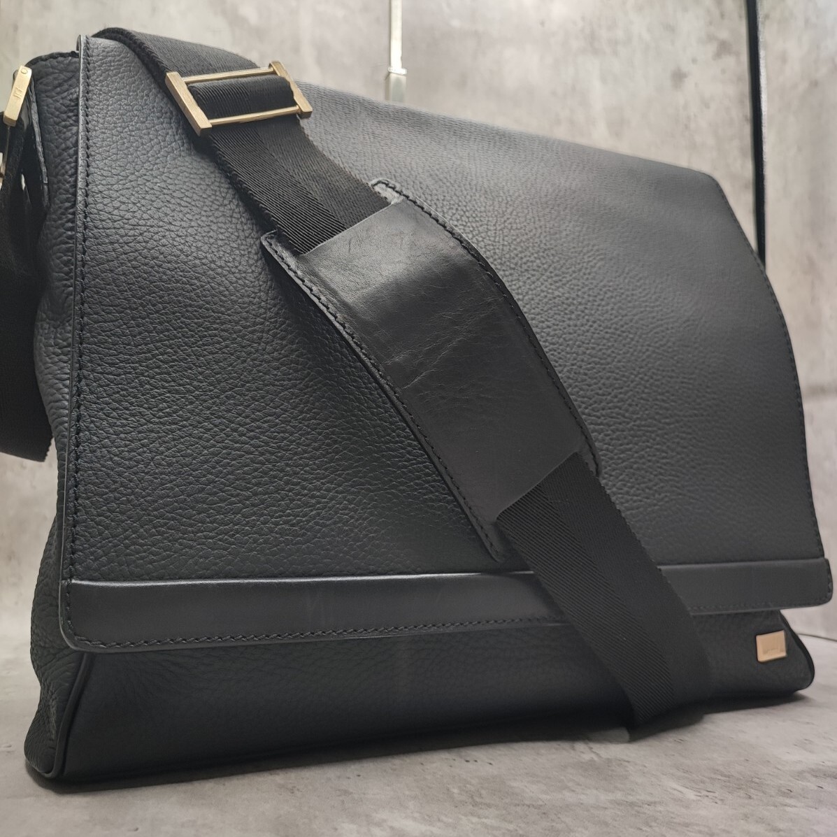 未使用級 現行】ダンヒル メッセンジャーバッグ カドガン レザー
