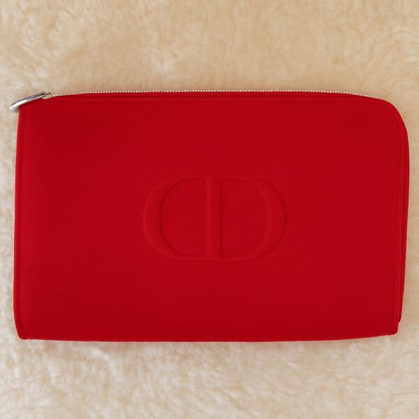 ☆ DIOR ディオール 赤ポーチ CDロゴ ファスナー付き ロゴ入り