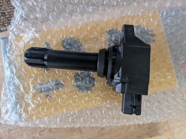 新品未使用NGK イグニッションコイル U5556 4本セット GT3 GP7 GT7 XV / GJ6 GJ7インプレッサG4 純正番号:22433AA741 22433AA720 No.49649