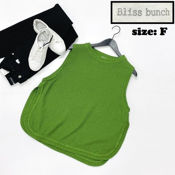 Bliss bunch グリーン サイドスリット ベスト コットン生地トップス ノースリーブ ニット ホワイトタグ アウトドアキャンプ ブリスバンチ