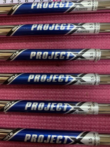 プロジェクトXフライテッド アイアンシャフト フレックス5.5 5〜Pまでの6本 グリップ付き