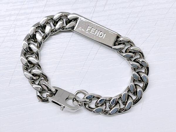 美品 FENDI フェンディ ロゴ FENDIブレスレット チェーンブレスレット シルバー S 7AJ543B08F0TH0