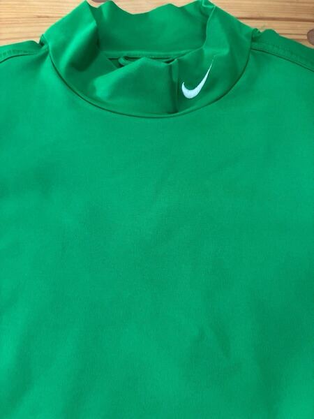 送料込み!NIKE GOLF ハイネック ロンT 長袖Tシャツ 緑 グリーン Mサイズ インナー GOLF ゴルフウェア 170/88A ナイキゴルフ
