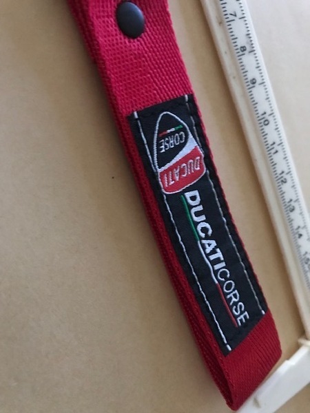 オフ会の必需品?DUCATI ドゥカティロゴ 目立つ赤キーホルダー 送料サービス 959 ディアベル パニガーレ