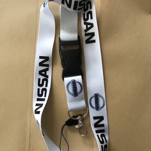 オフ会の必需品?NISSAN 日産ロゴ白 ネックストラップ 送料サービス スカイライン フェアレディ ブルーバード エルグランド セレナ