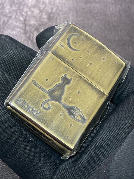 zippo 猫 箒 前面刻印 ゴールド 特殊加工 2024年製