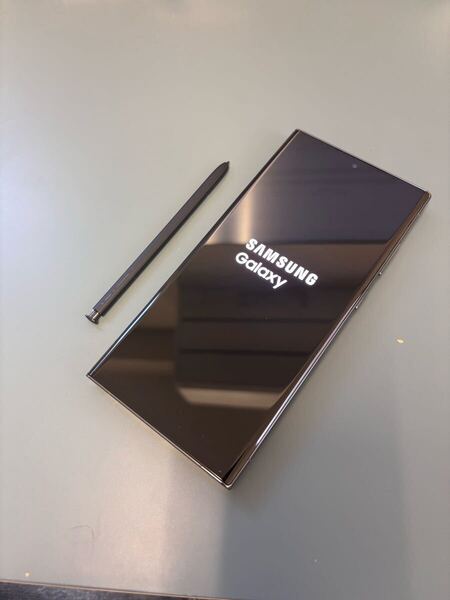 超美品 Galaxy S23 Ultra SC-52D 256GB グリーン SAMSUNG docom 残責無し 本体 中古 大画面 Sペン 指紋・顔認証