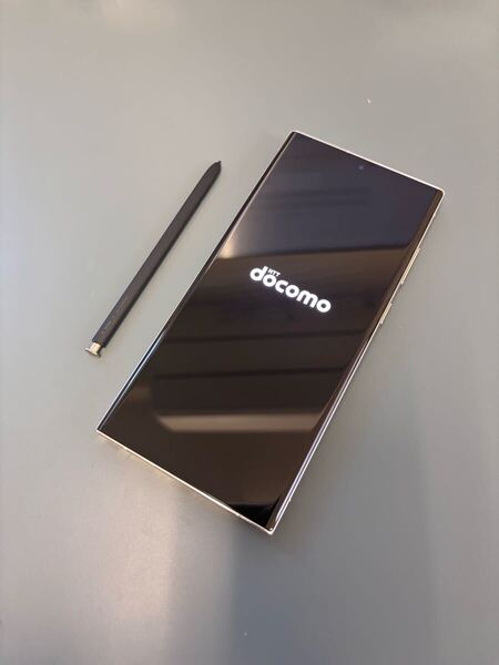 超美品 Galaxy S23 Ultra SC-52D 256GB クリーム SAMSUNG docom 残責無し 本体 中古 大画面 Sペン 指紋・顔認証