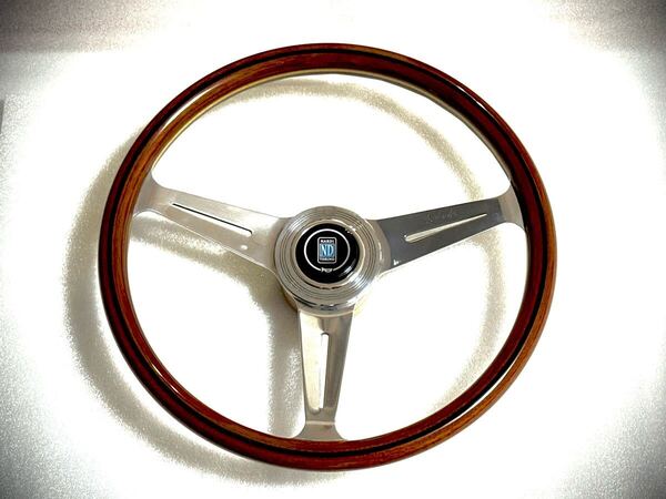 【送料無料】ナルディ クラシック ウッド ステアリング ランクル 60 NARDI 旧車 36.5 70 80 NA6 NB ロードスター ジムニー ハンドル