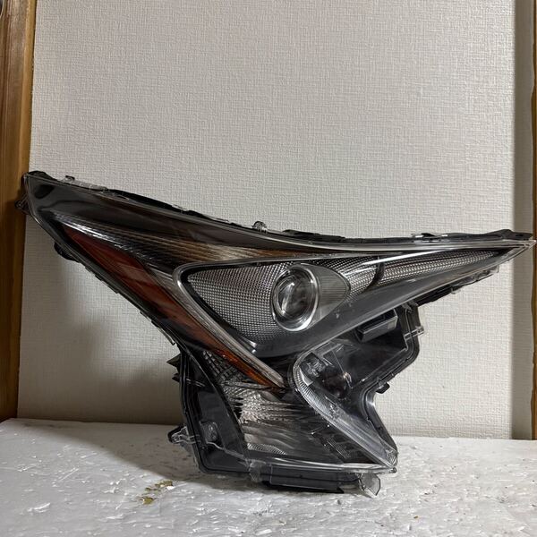 トヨタ プリウス ZVW50 ZVW51 前期 純正 LED 右 ヘッドライト