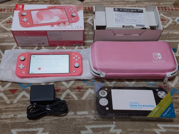 美品 Nintendo Switch Lite ライト 本体 充電器 本体ケース 本体カバー 箱