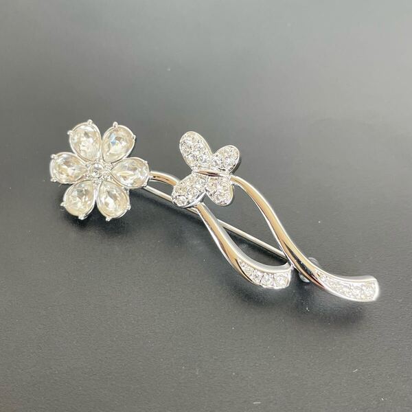 SWAROVSKI スワロフスキー アクセサリー 美品 正規品 ジュエリー ブローチ シルバー フラワーモチーフ キラキラ