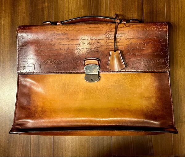 美品 ベルルッティ ブリーフケース エスオ バッグ カリグラフィー パティーヌ ビジネスバッグ レザー ブラウン 鞄バック かばん Berluti