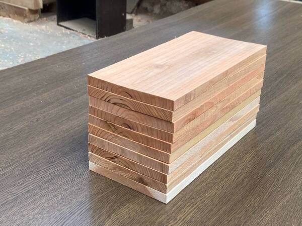 杉板 300×150×15㎜ 荒材 国産 無垢 天然乾燥 特一等級 DIY 工作 送料込み 新品