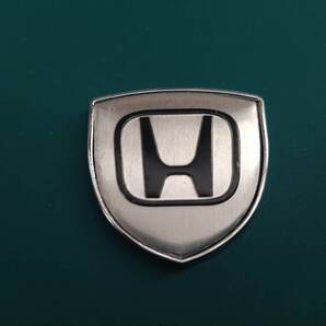 【ゆうパケット送料込】HONDA(ホンダ) ホームベース型エンブレム シルバー 縦3.9cm×横3.9cm×厚さ2.5mm