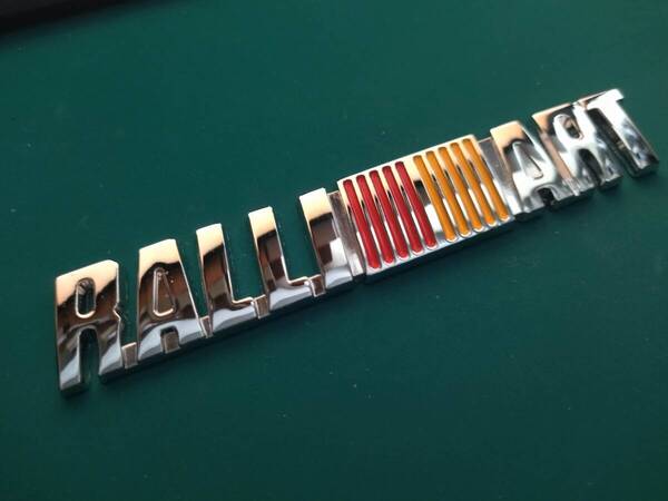 【ゆうパケット送料込】RALLI ART(ラリーアート) 3Dエンブレム メッキシルバー 両面テープ 縦2.5cm×横12.6cm 金属製 三菱