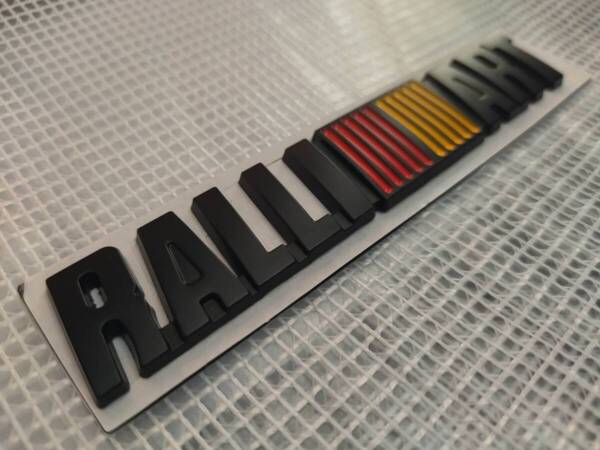 【ゆうパケット送料込】RALLI ART(ラリーアート) 3Dエンブレム ブラック 両面テープ 縦2.5cm×横12.6cm 金属製 三菱